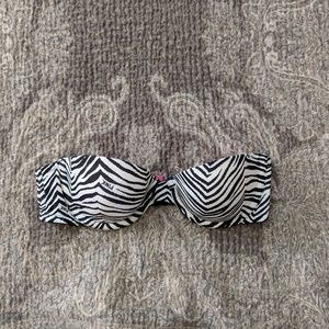 PINK Victoria's Secret strapless demi bra 32B